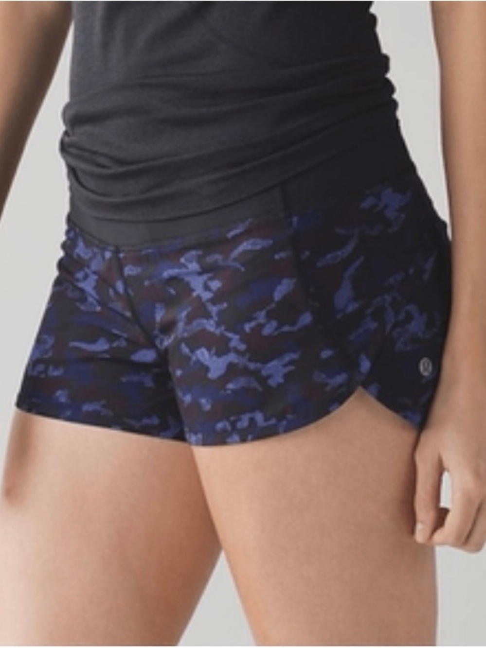 Lululemon Speed Short Mini Hounds Camo Emperor Blue Black Size 4